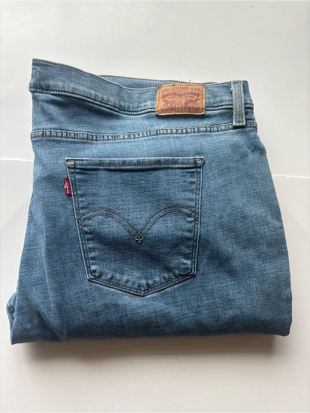 Levi's Womens Blue Denim Jeans Classic Bootcut Size 24